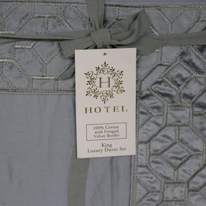 HOTEL LUXURY KING DUVET SET 100% COTTON WITH FRINGED VELVET BORDER-BLUE/GRAY 3PC